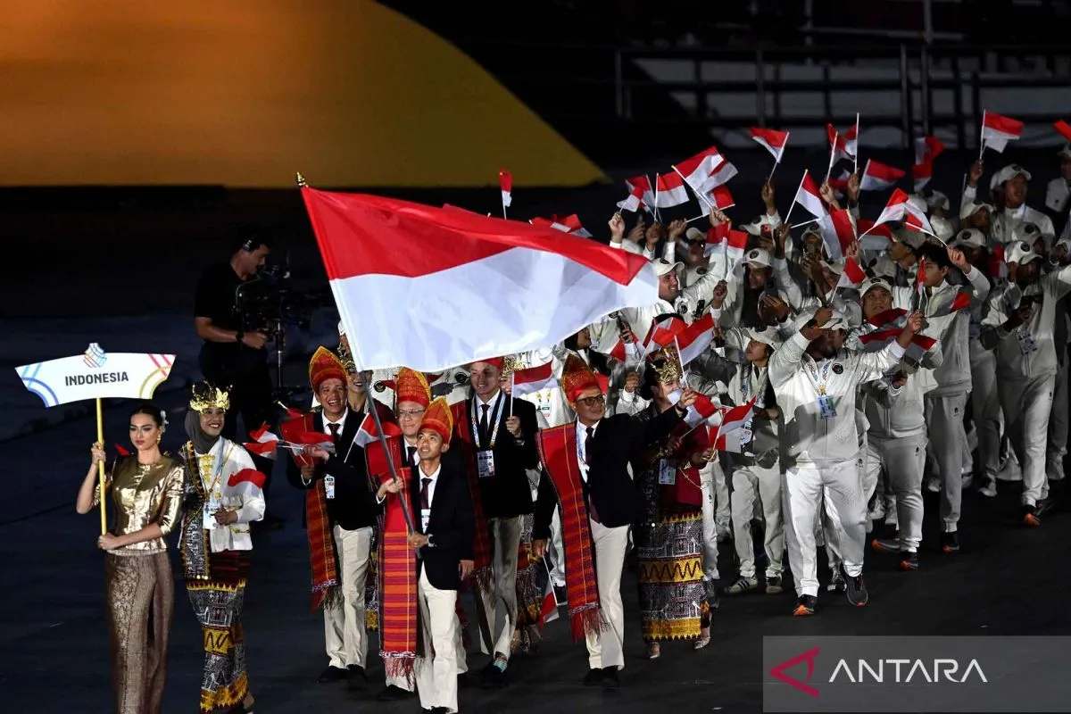 Kontingen Indonesia Tampil dengan Busana Adat saat Defile SEA Games 2025